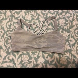 Lululemon Free to Be Bra Size 14